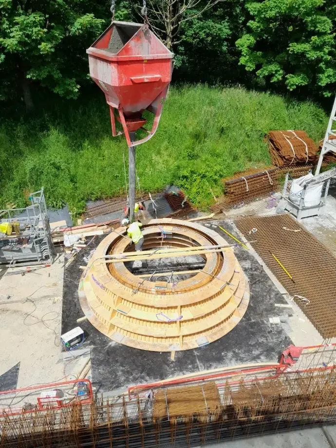 Coffrage cintré DELOBEL pour Puits de lumière durant le coulage du béton